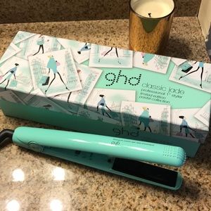 EUC GHD Limited Edition 1 inch Jade Flat Iron